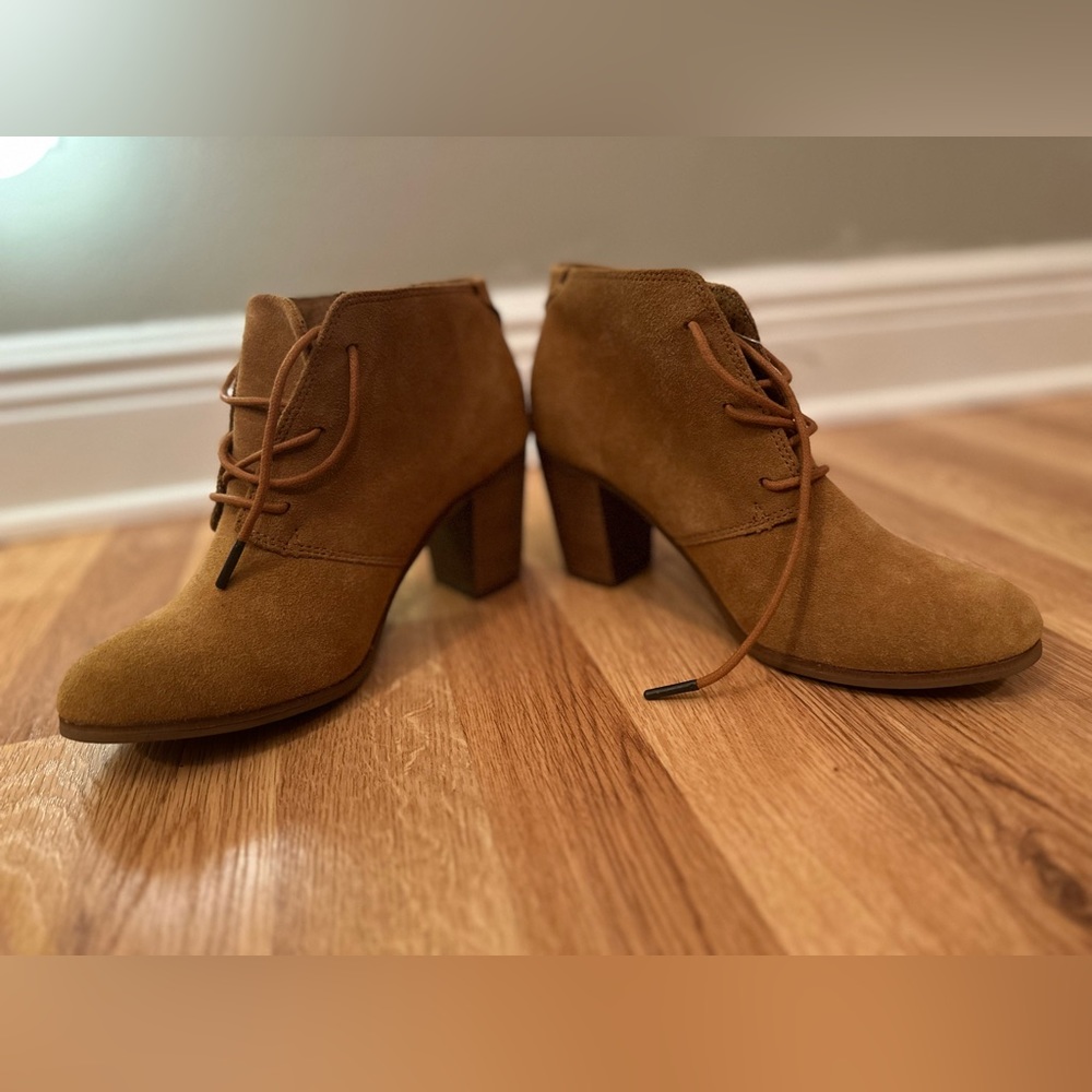 NWOT Tom's suede Light Brown Booties. Women's size 8 - Picture 2 of 7